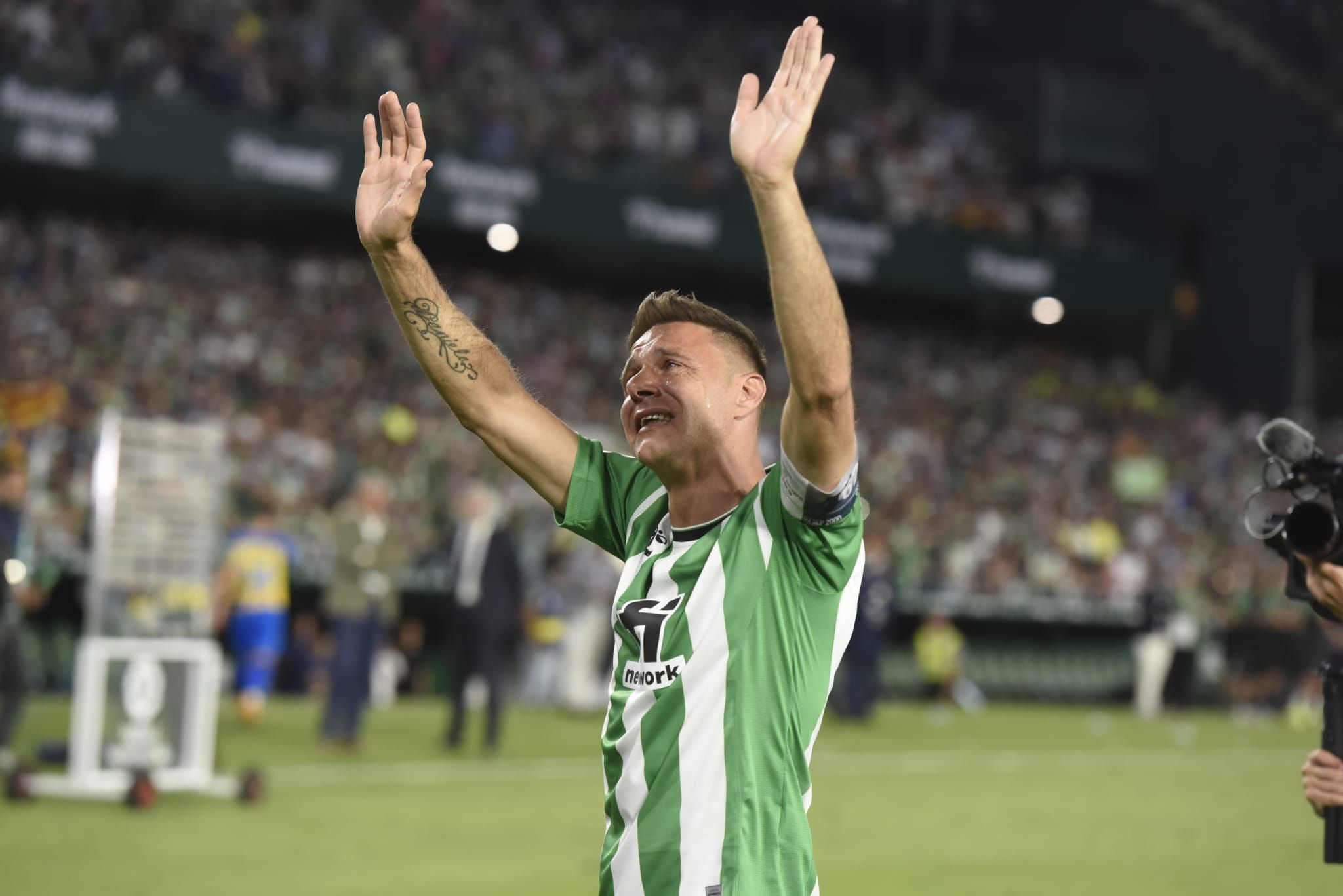 Joaquín llorando en su despedida