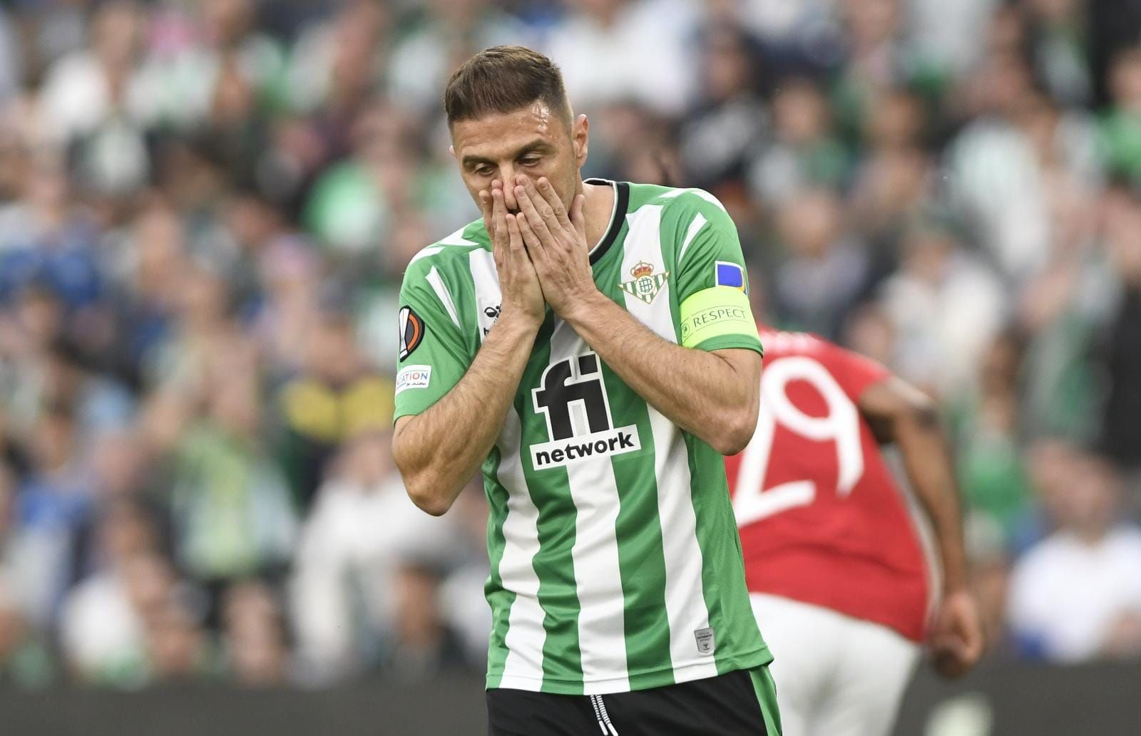  Joaquín Sánchez ante el Manchester
