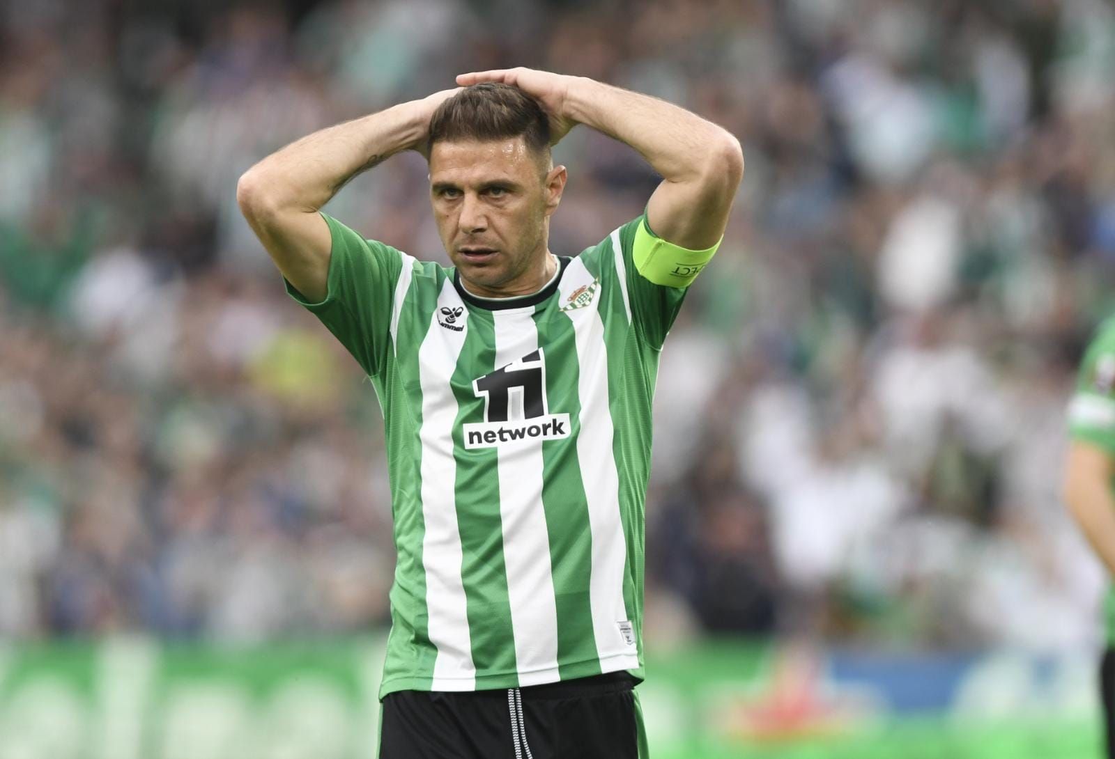 Joaquín Sánchez, ante el Manchester.