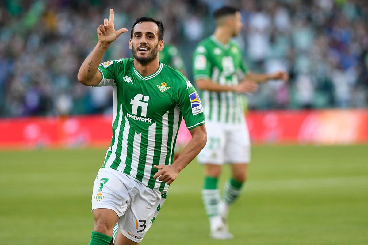  Juanmi celebra su gol en el Betis - Rayo.