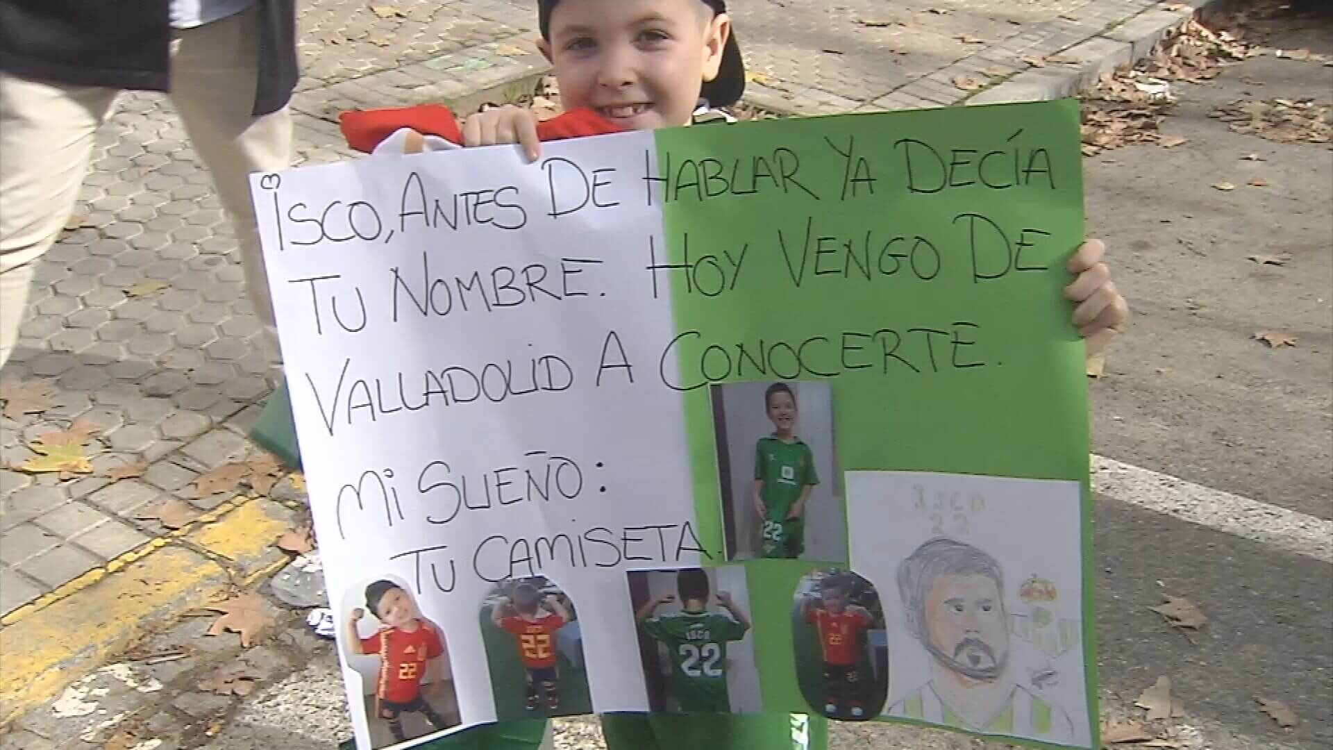 La pancarta del joven aficionado fan de Isco