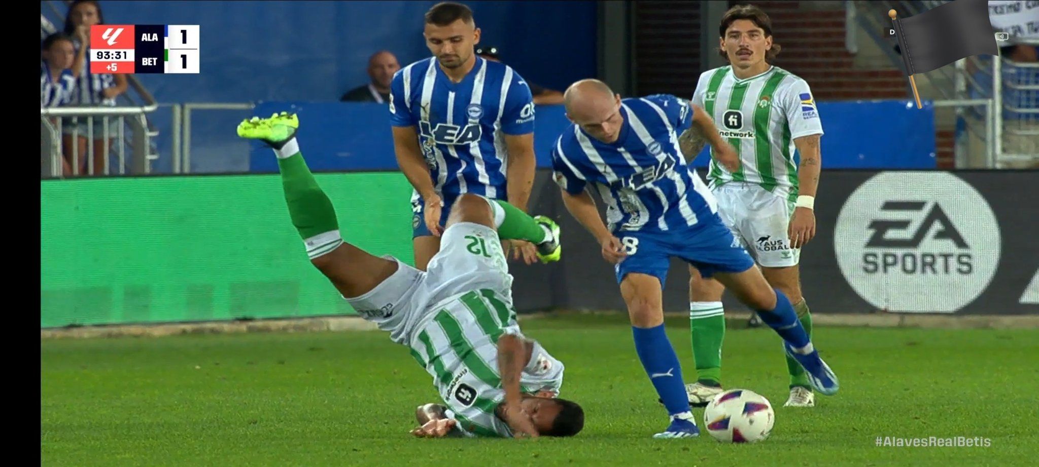 La surrealista expulsión de Willian José contra el Alavés