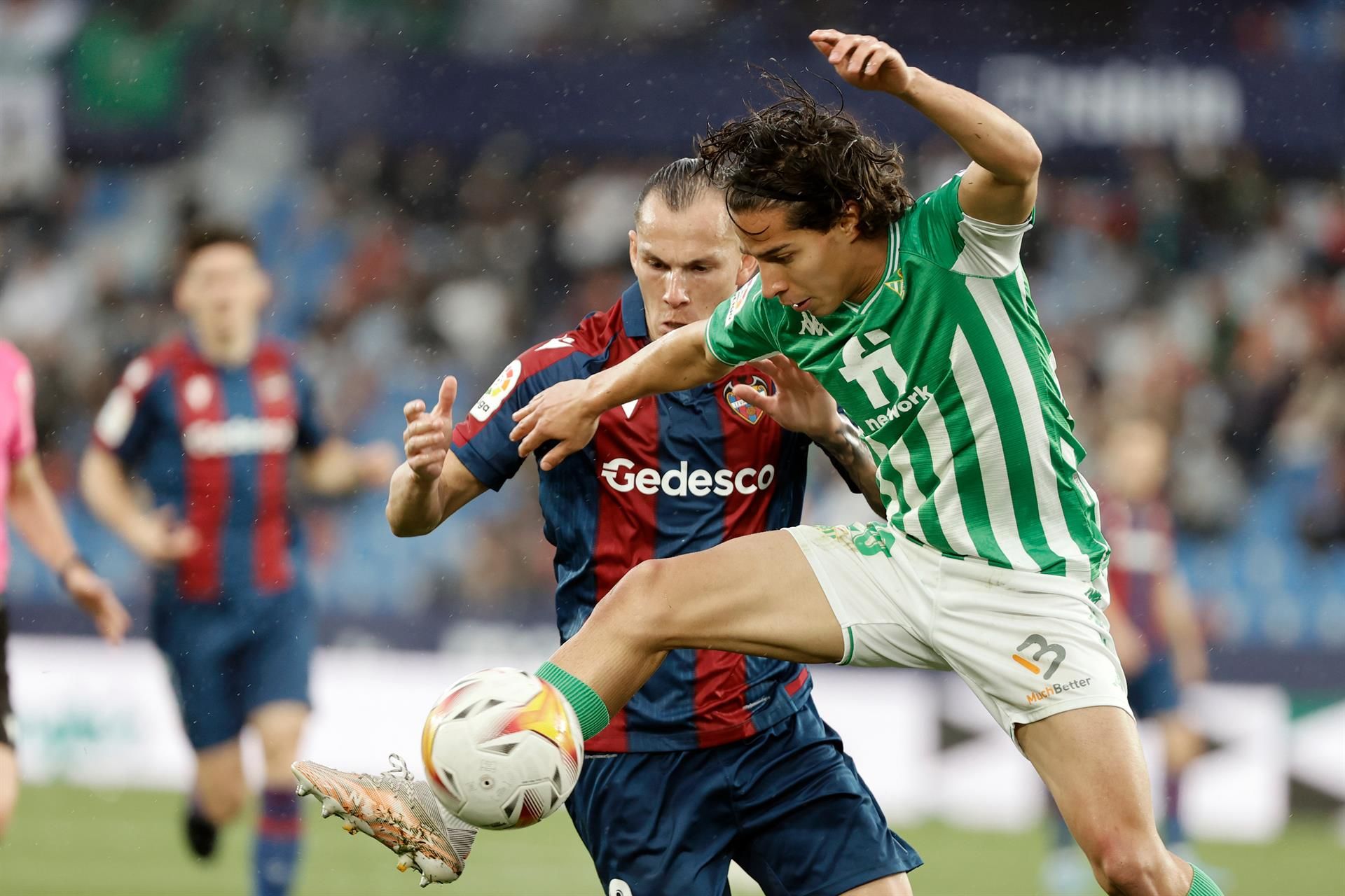  Lainez ante el Levante