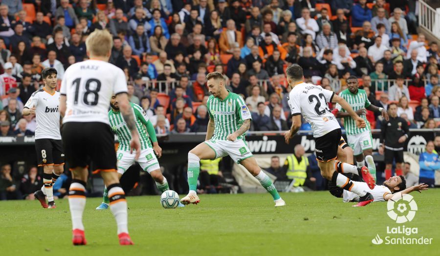  Loren Morón, delantero del Betis.