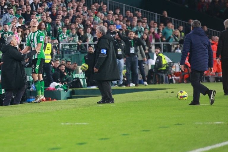 Luiz Felipe y Valverde, enfrentados al final del Betis-Athletic.