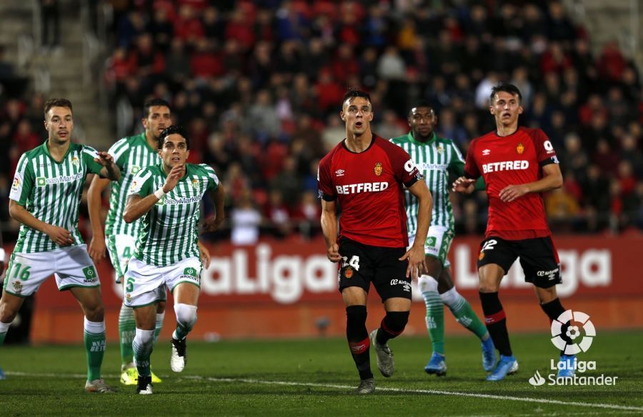  Una acción del partido Mallorca-Betis.