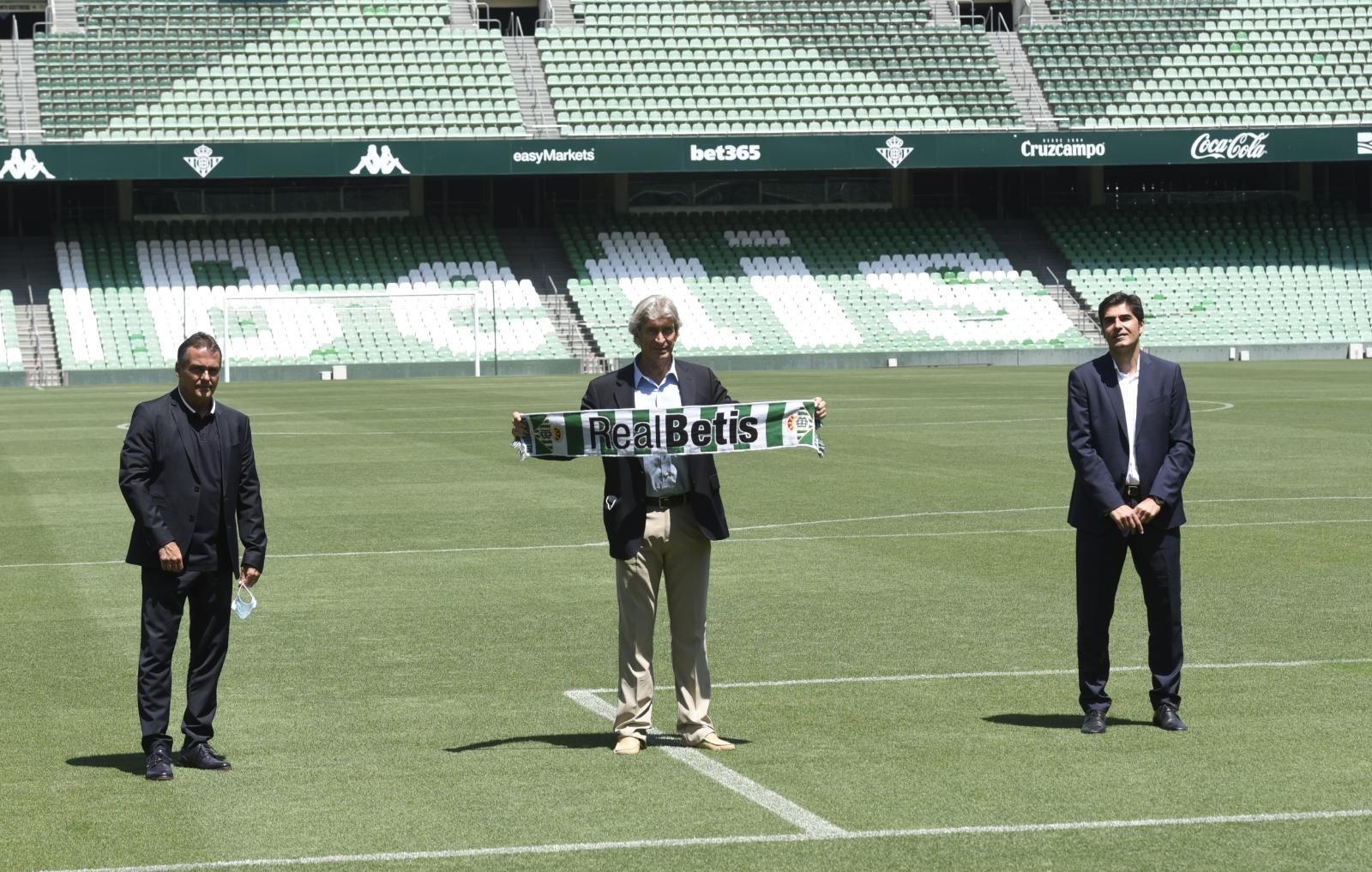  Manuel Pellegrini, en su presentación con el Betis.