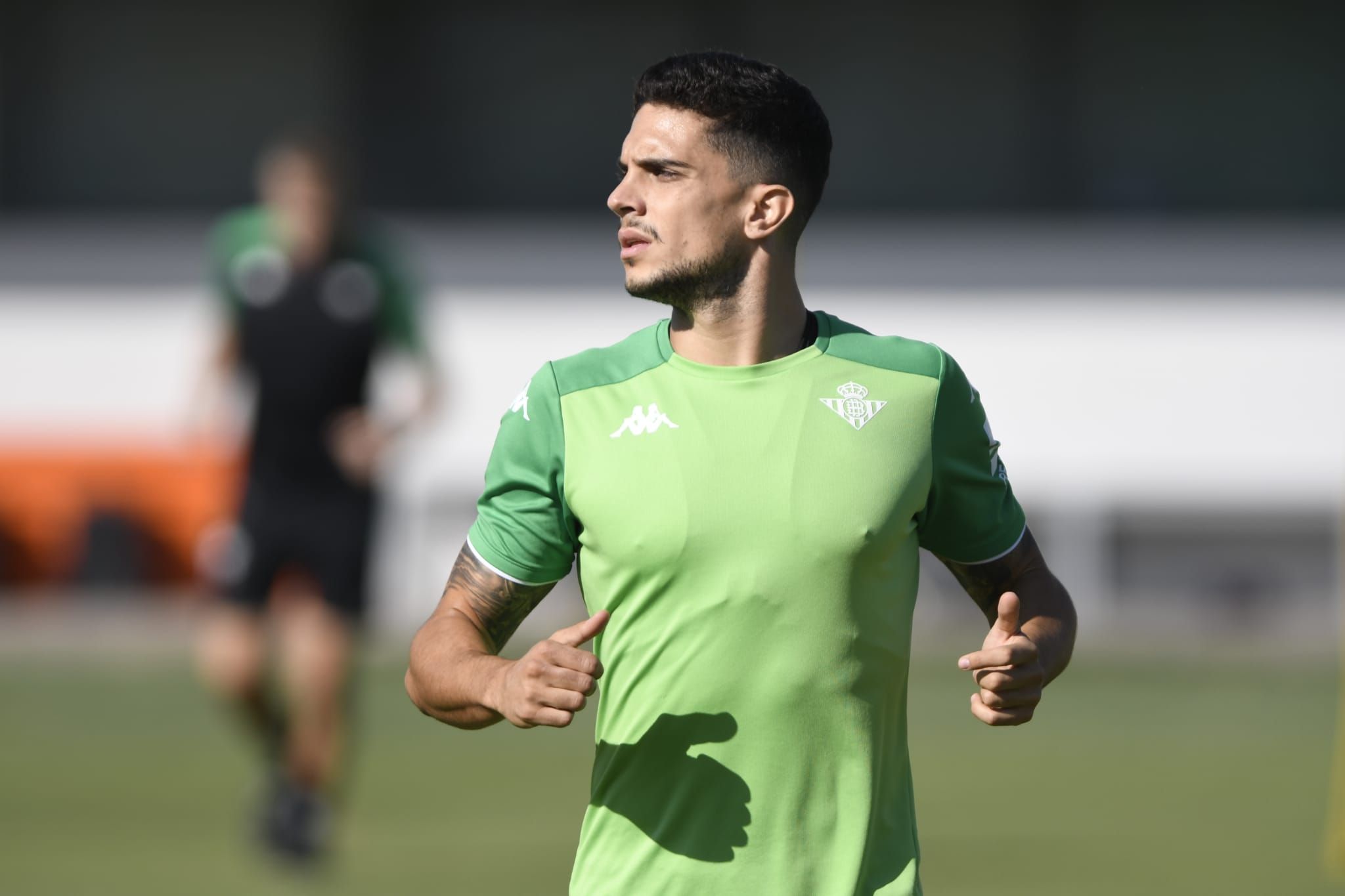  Marc Bartra en un entrenamiento con el Real Betis. Foto: Kiko Hurtado
