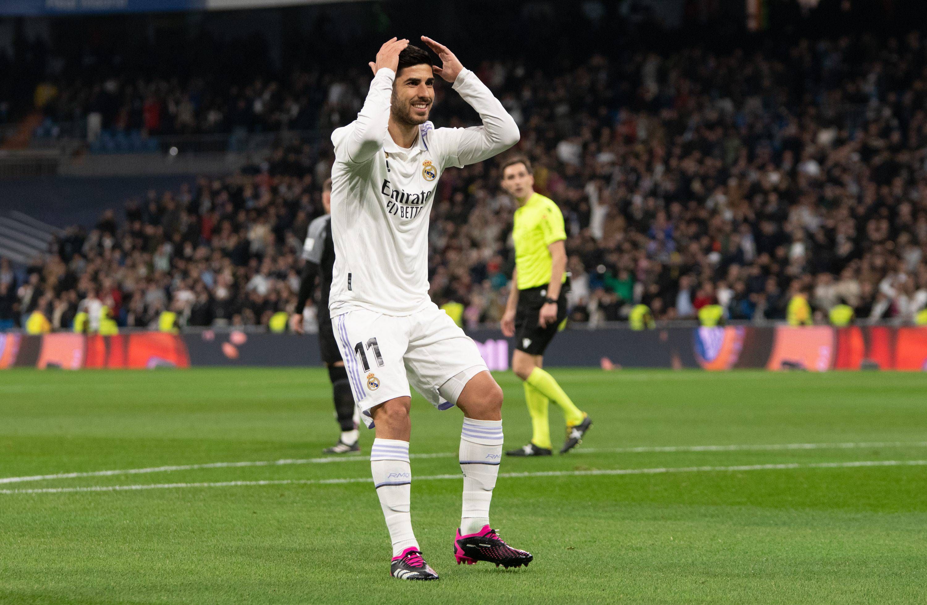  Marco Asensio celebra su gol al Elche.