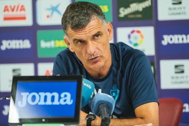  José Luis Mendilibar, en una rueda de prensa.
