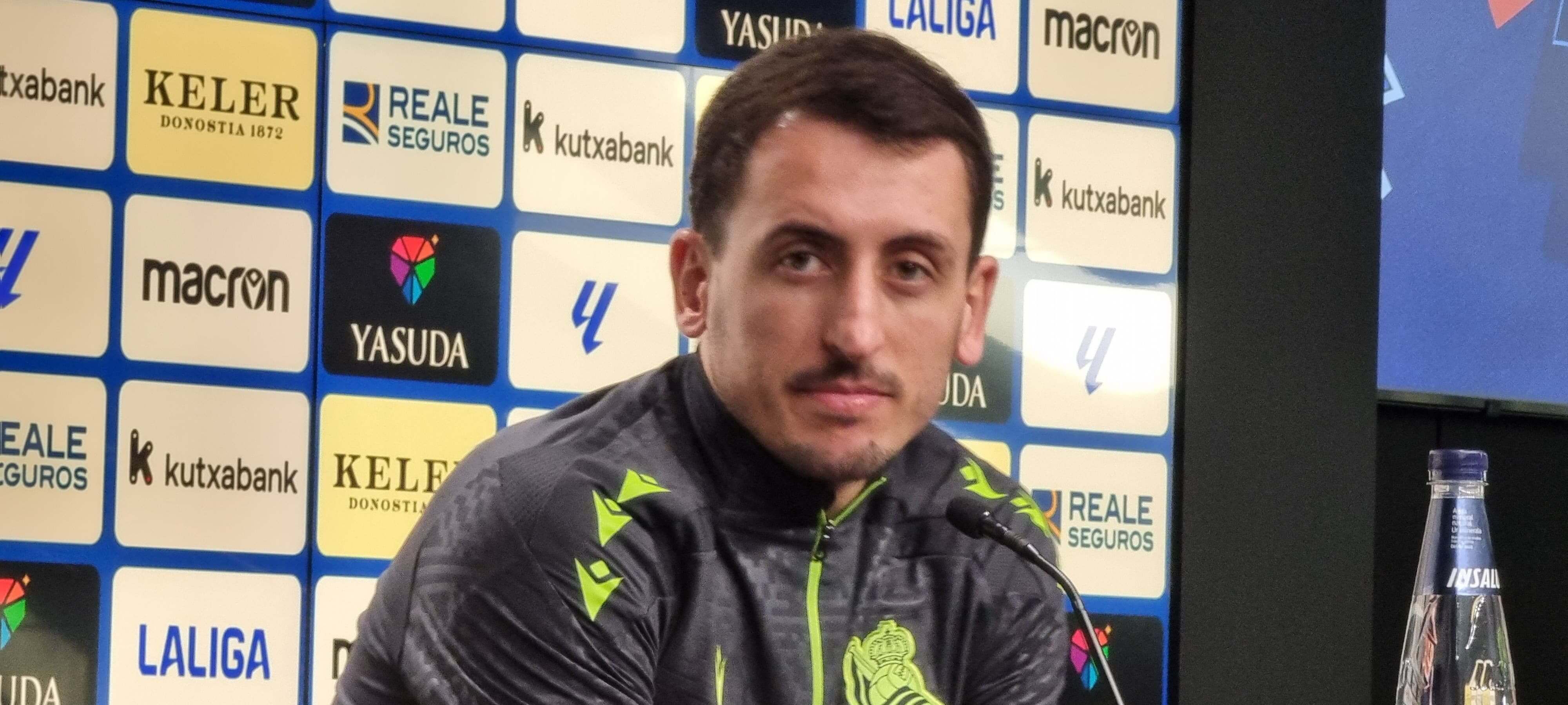  Mikel Oyarzabal habló con los medios tras la victoria frente al Betis.