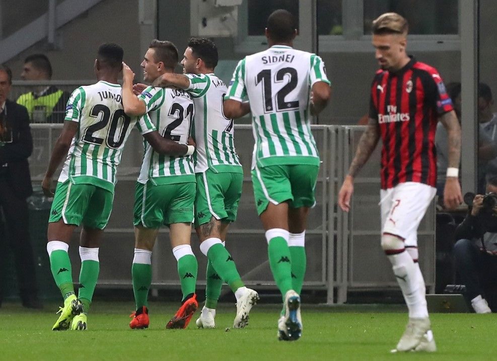  Lo Celso celebra su gol al Milan en la Europa League.