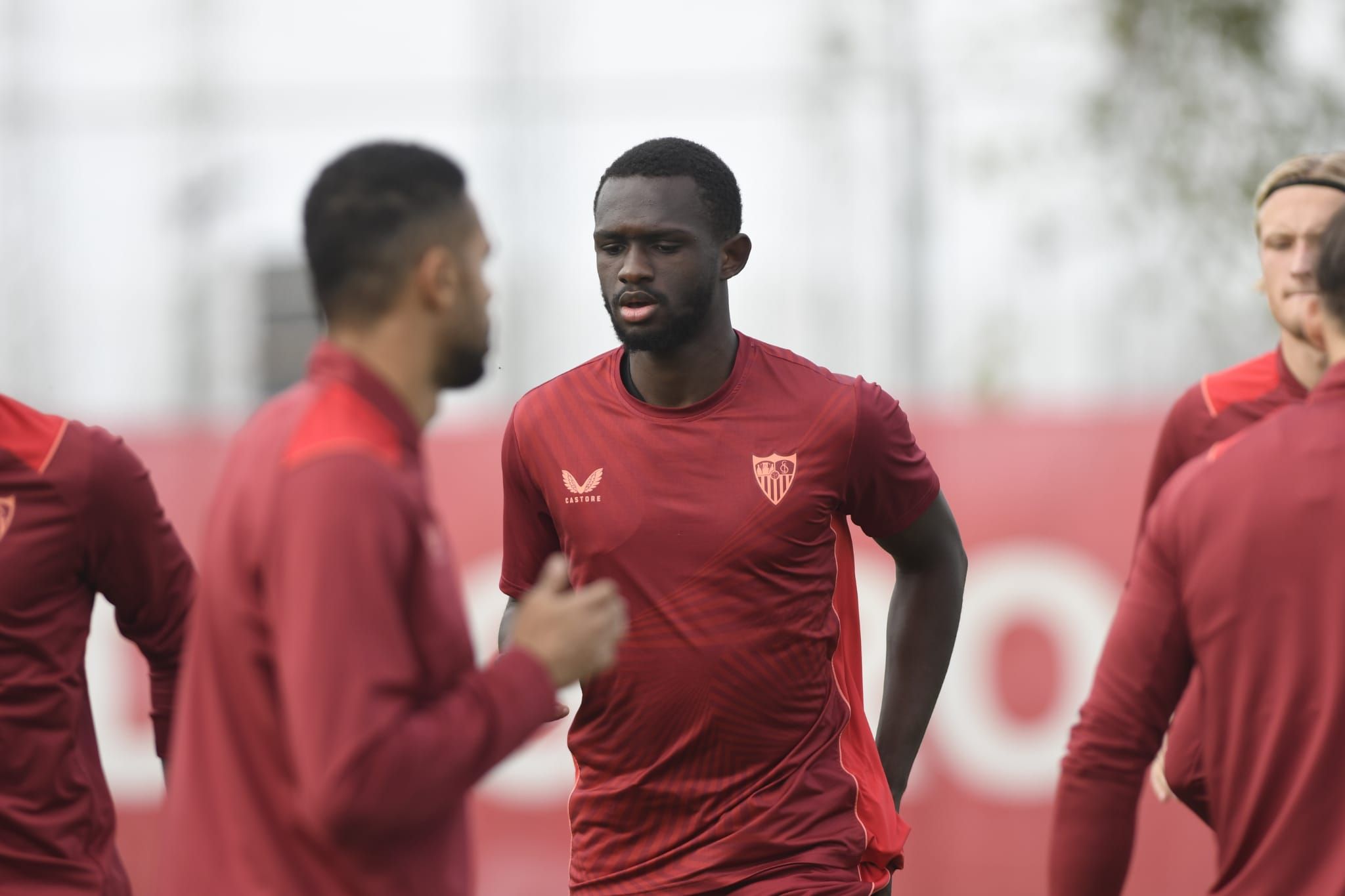  Nianzou, en el entrenamiento del Sevilla