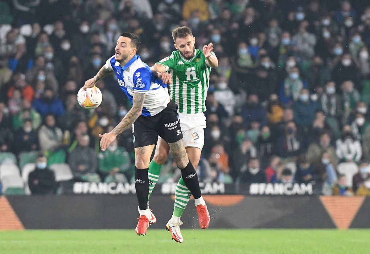  Germán Pezzella ante Joselu (foto: Kiko Hurtado).