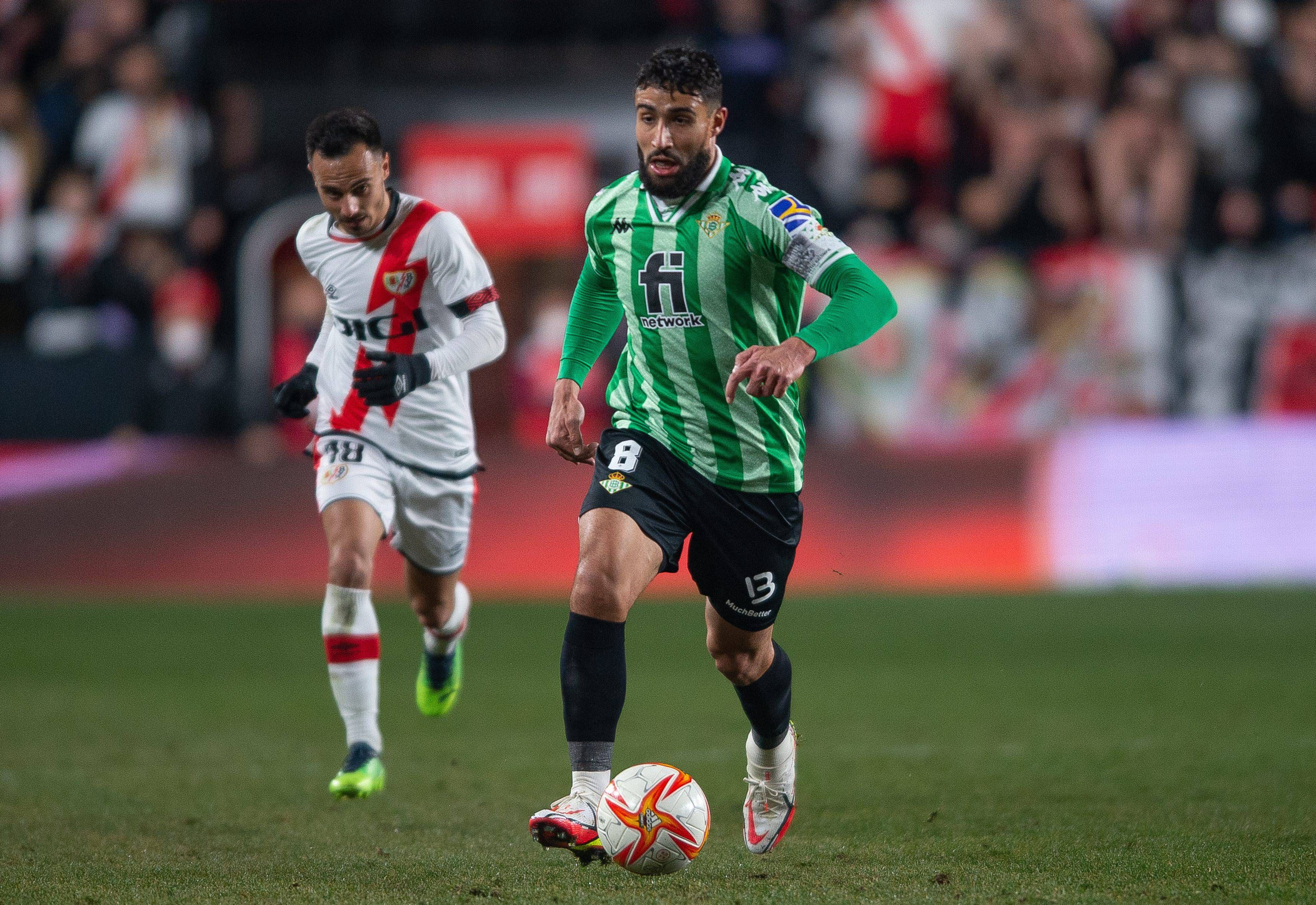  Nabil Fekir con la pelota (foto: Cordón Press).