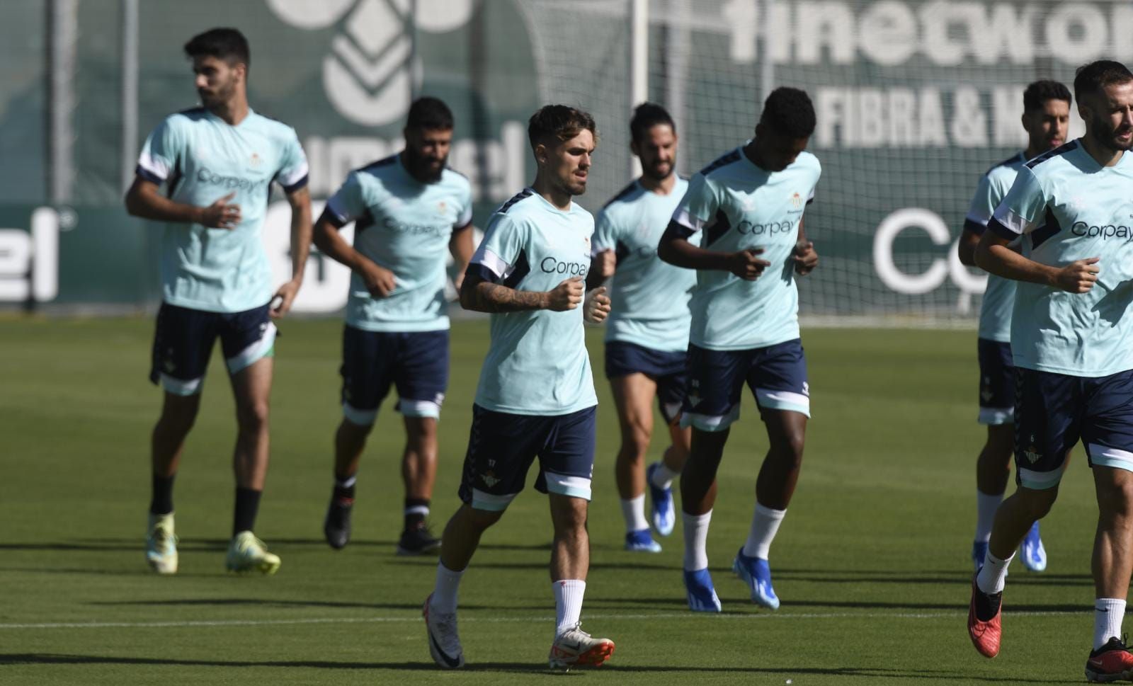  Rodri Sánchez, en un entrenamiento con el Betis.