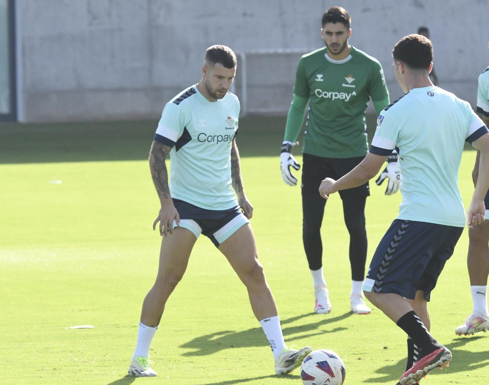 Aitor Ruibal, en un entrenamiento del Betis (foto: Kiko Hurtado).