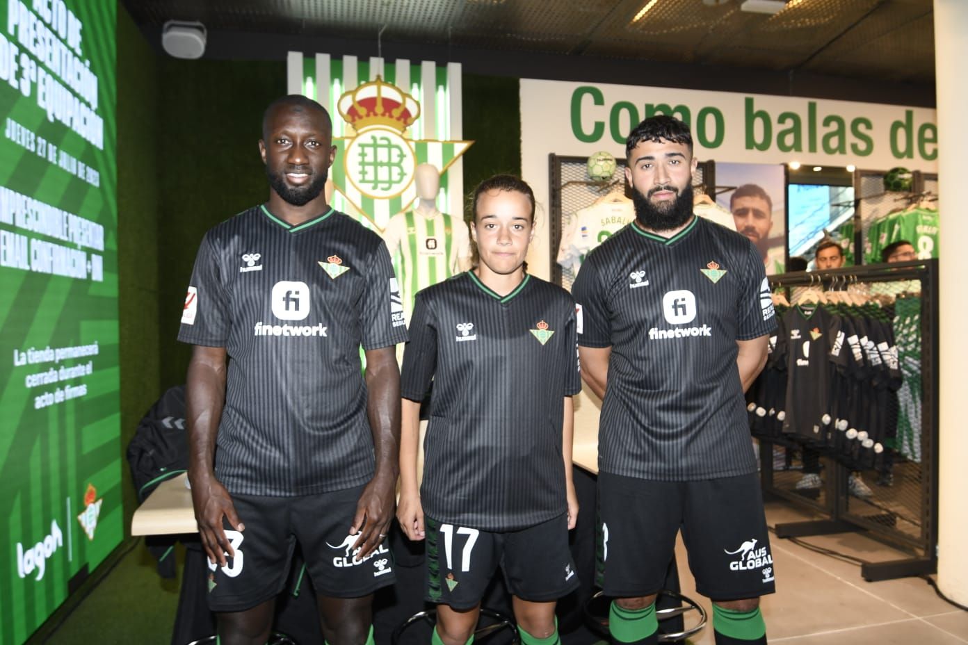  Sabaly, Rosa y Fekir presentan la tercera equipación
