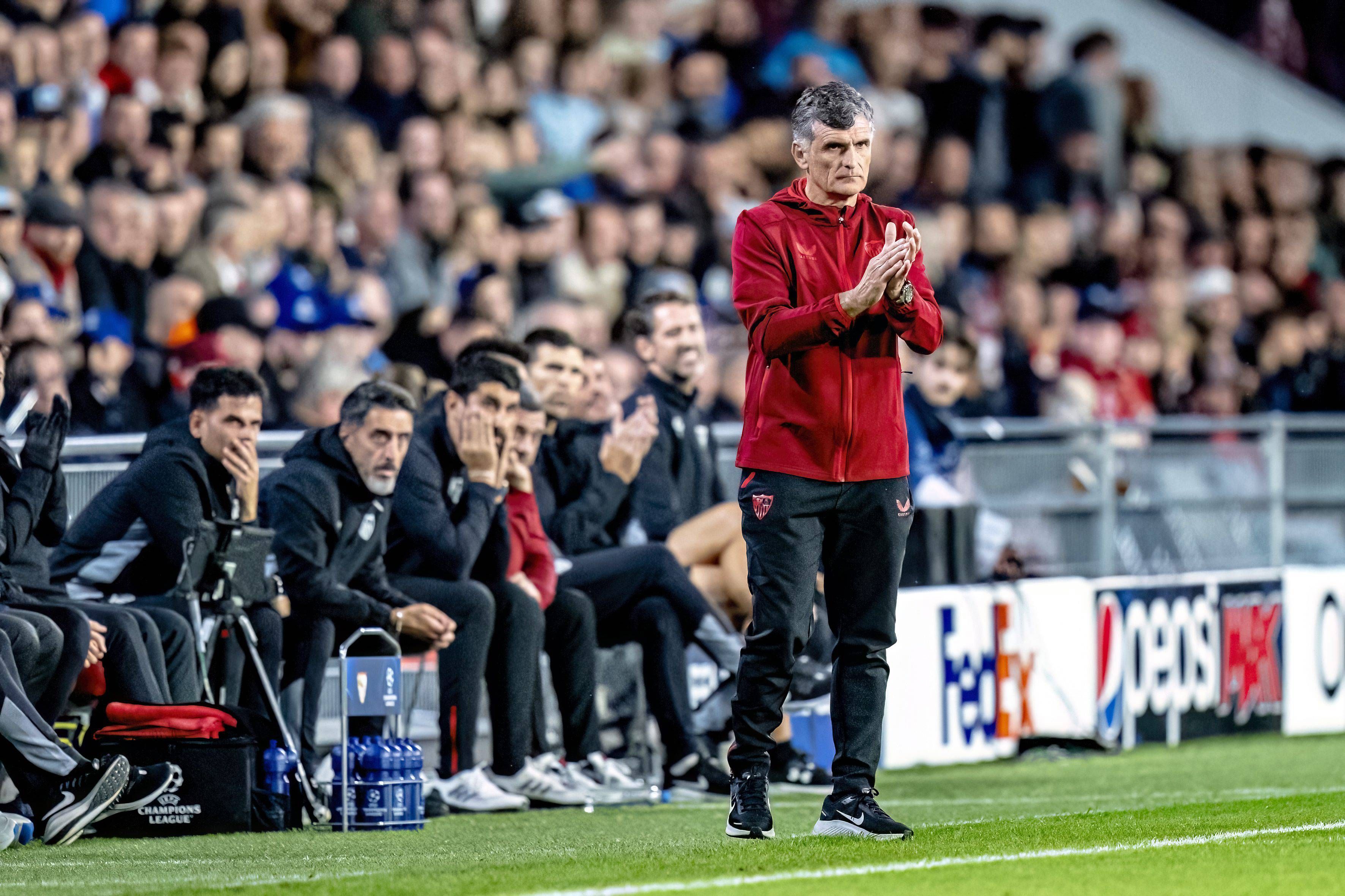 Mendilibar, en el PSV-Sevilla.
