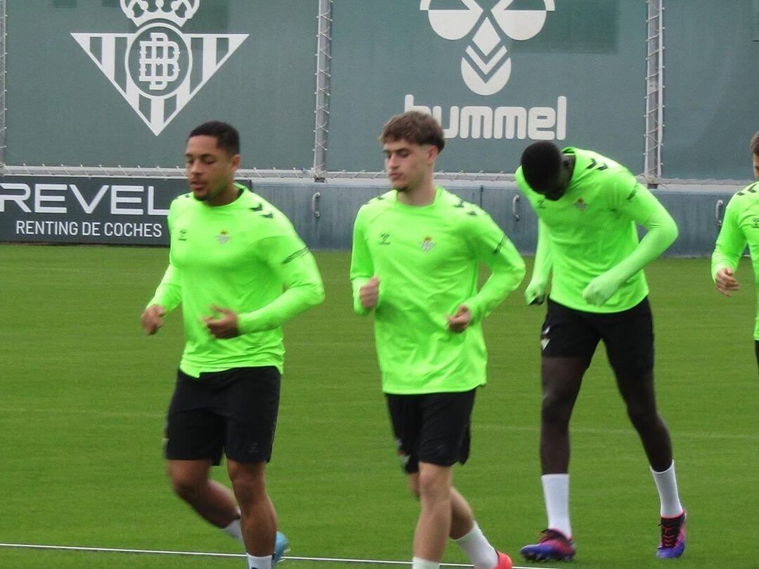 Óscar Masqué entrenando con el Betis.