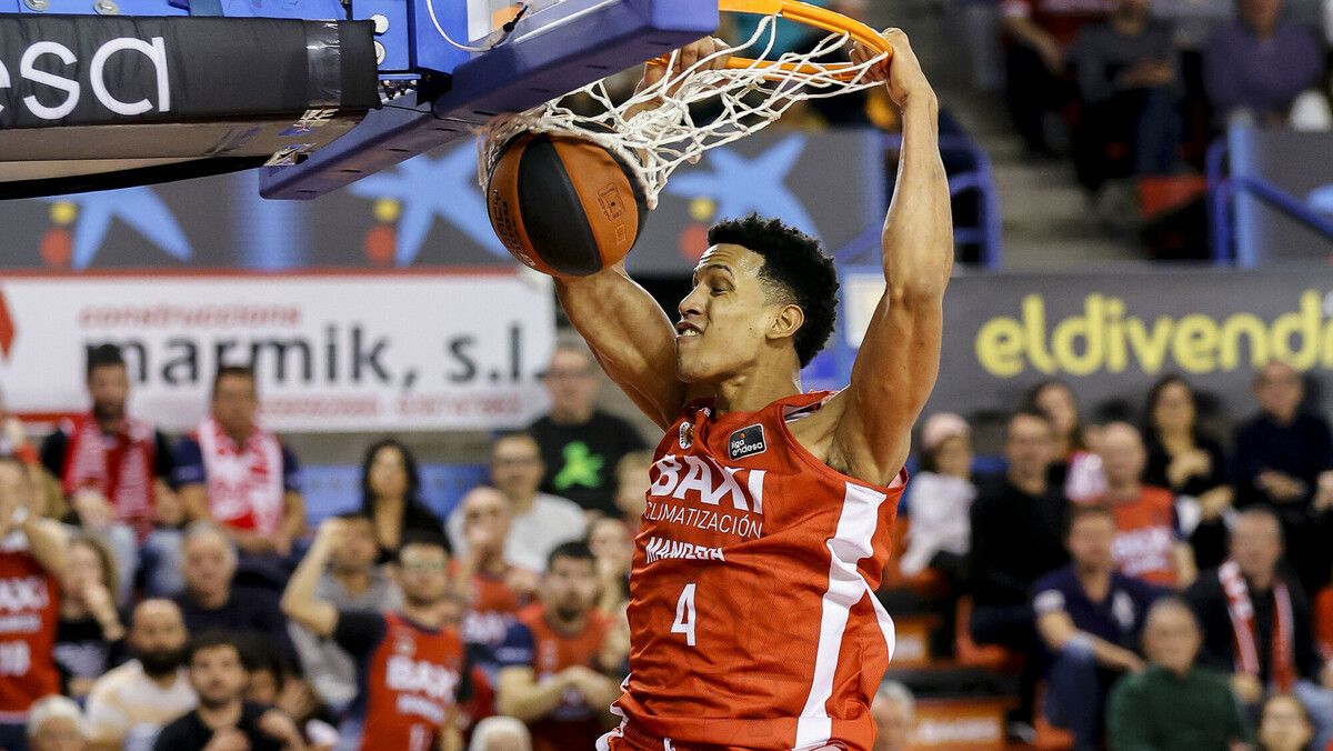 Tyson Pérez durante un partido con el Manresa (Foto:Liga ACB)