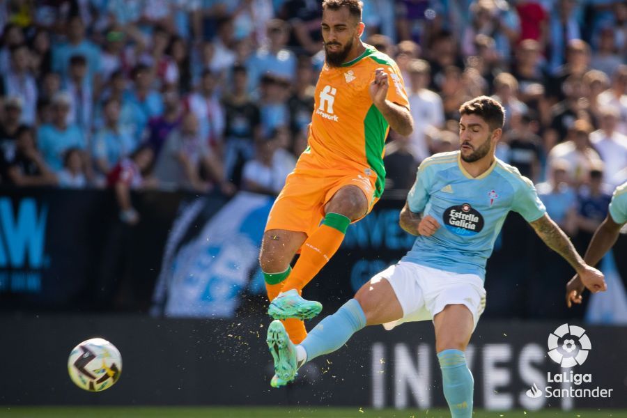  Unai Núñez, junto a Borja Iglesias en el Celta-Betis.