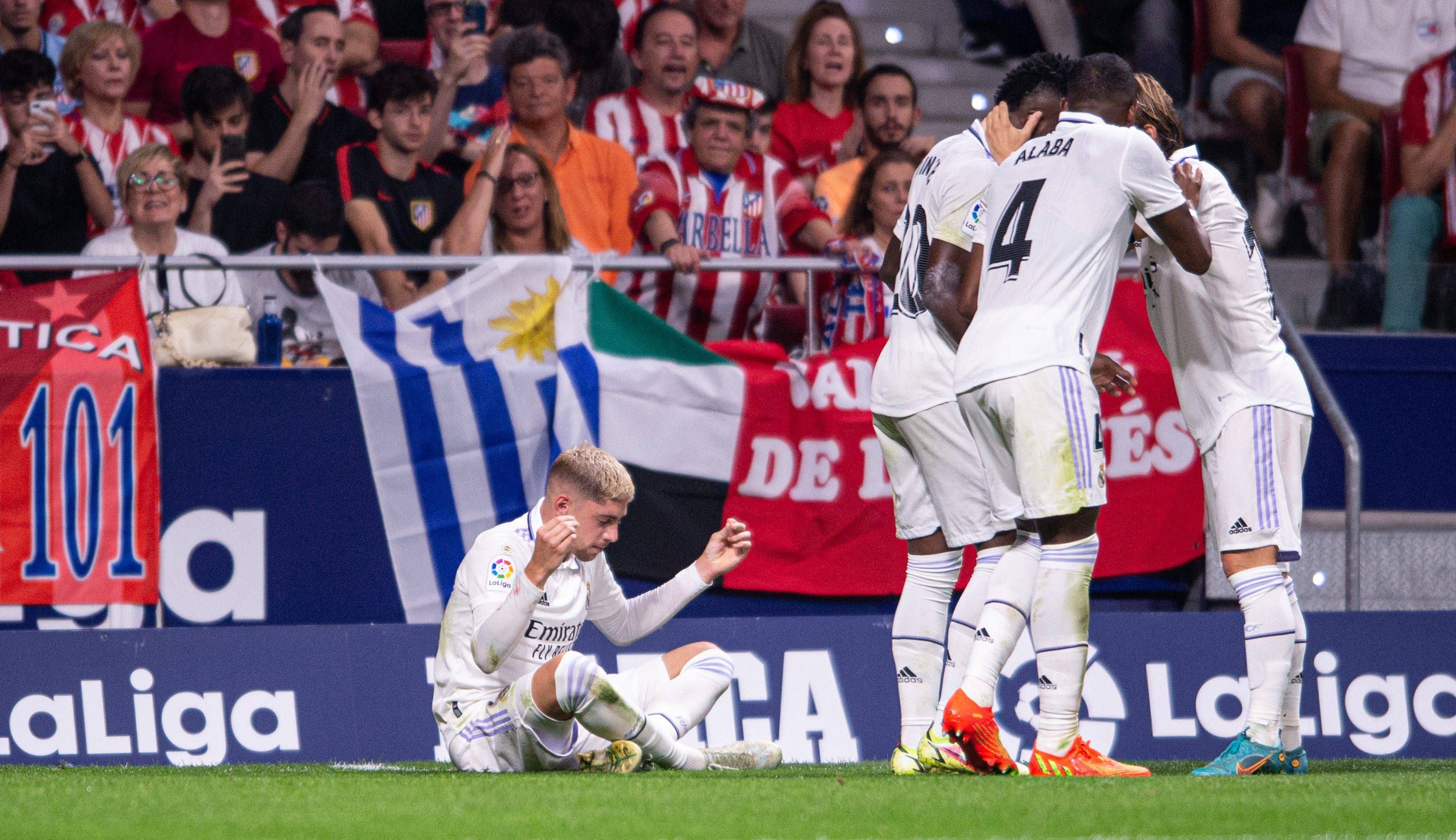 Valverde celebra meditando su gol en el derbi.