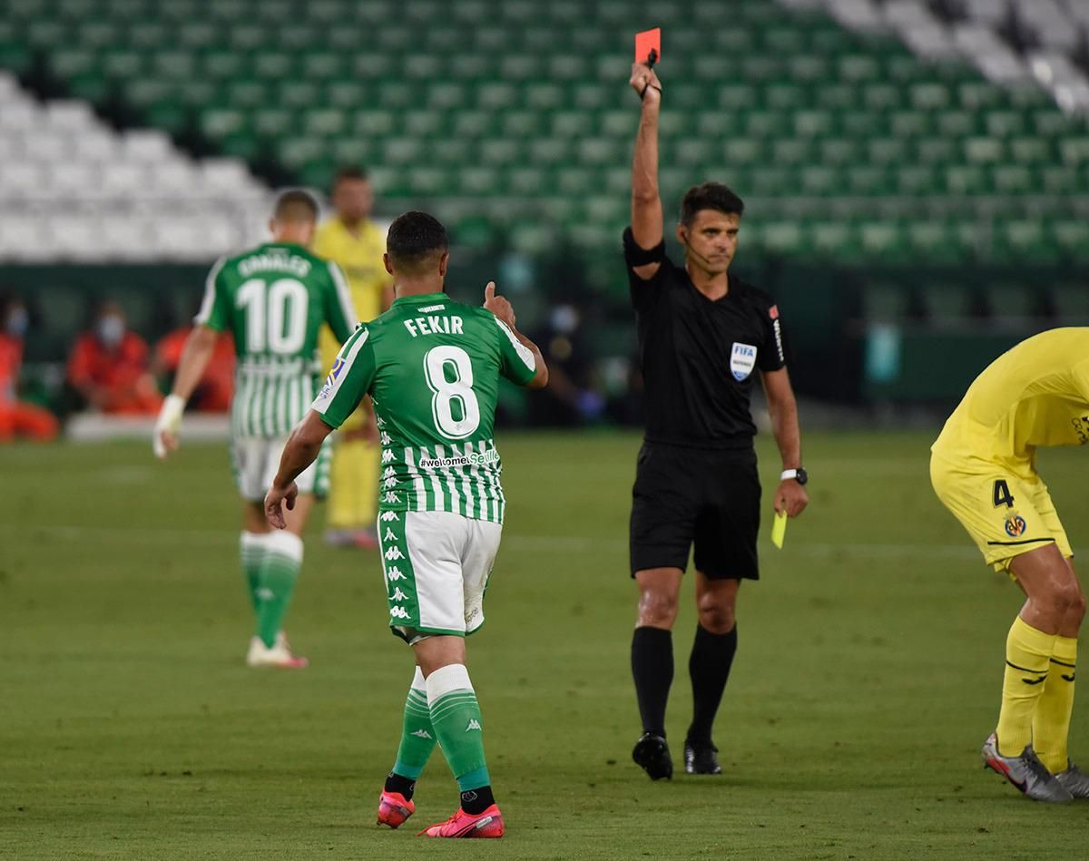  Fekir al ser expulsado (foto: Kiko Hurtado).