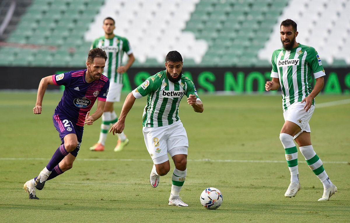  Nabil Fekir con la pelota (foto: Kiko Hurtado).
