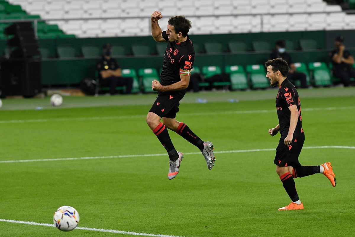 Oyarzabal celebra su gol al Betis.