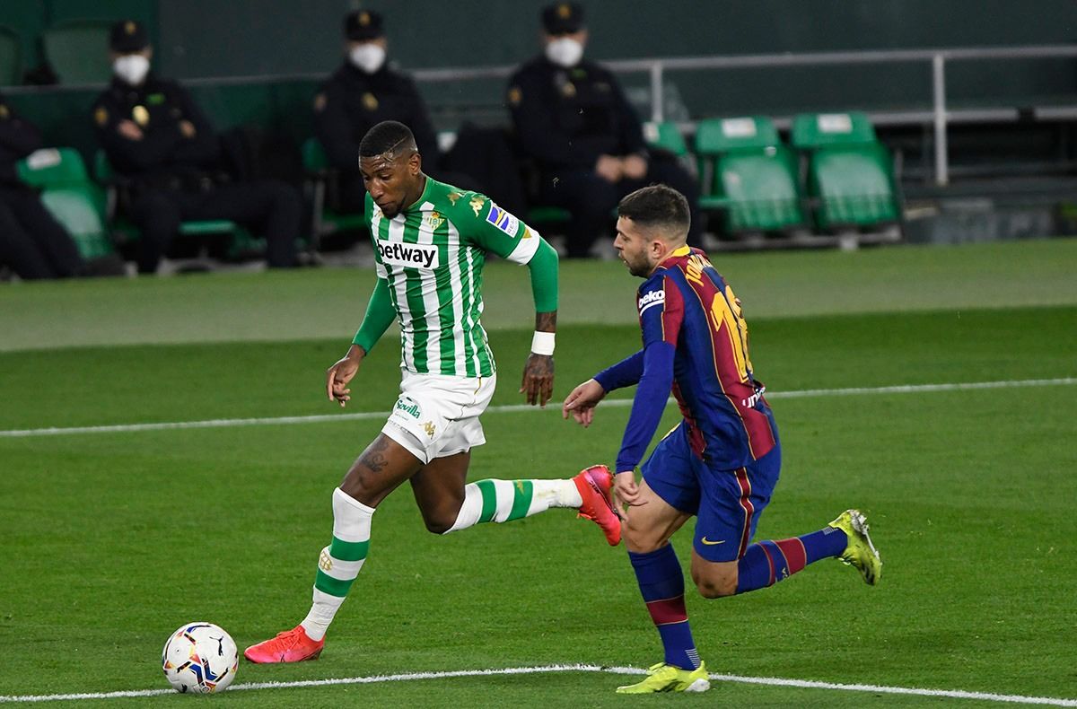  Emerson ante Jordi Alba (foto: Kiko Hurtado).