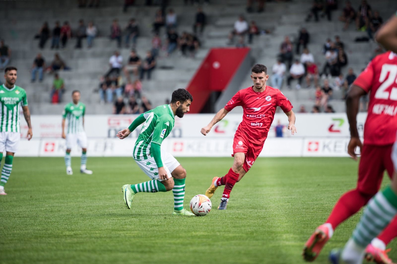  Yassin Fekir, ante el Winterthur.