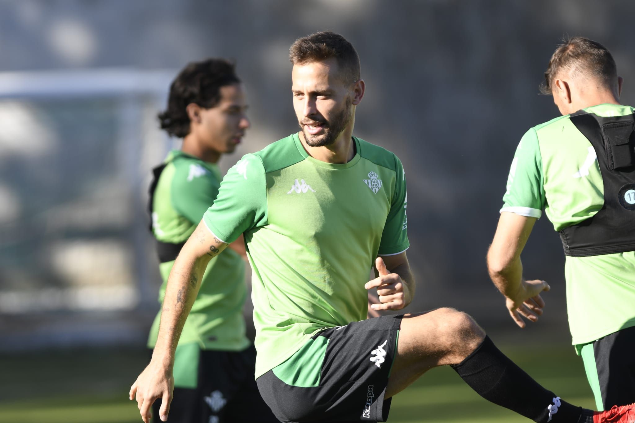 Canales y Diego Lainez, en un entrenamiento del Betis.