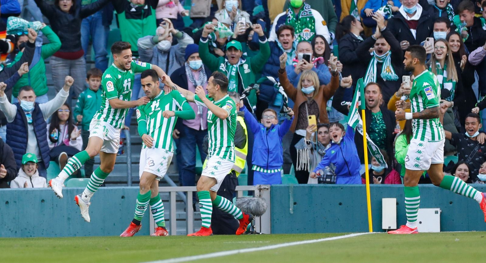  Celebración de los goles de Juanmi en el Betis - Levante.
