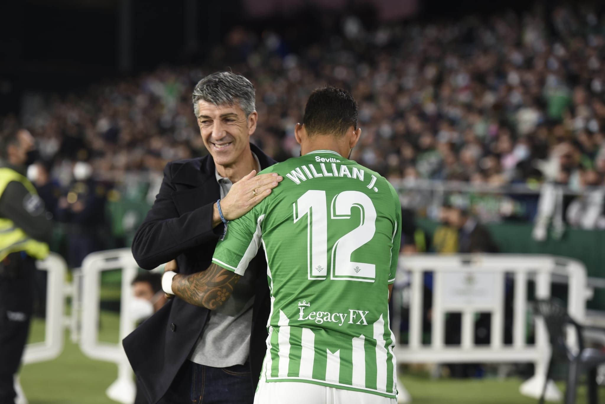  Imanol Alguacil saluda a Willian José durante el Real Betis-Real Sociedad en el Benito Villamarín.