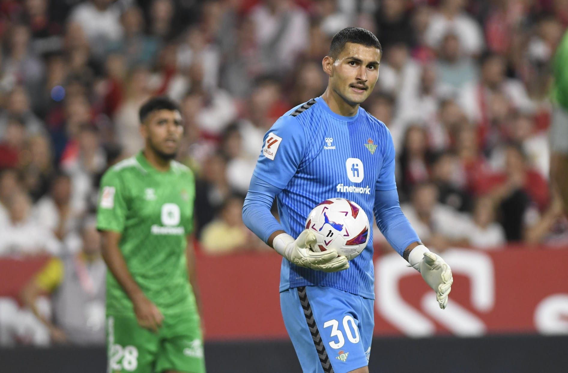 Vieites, ante el Sevilla.