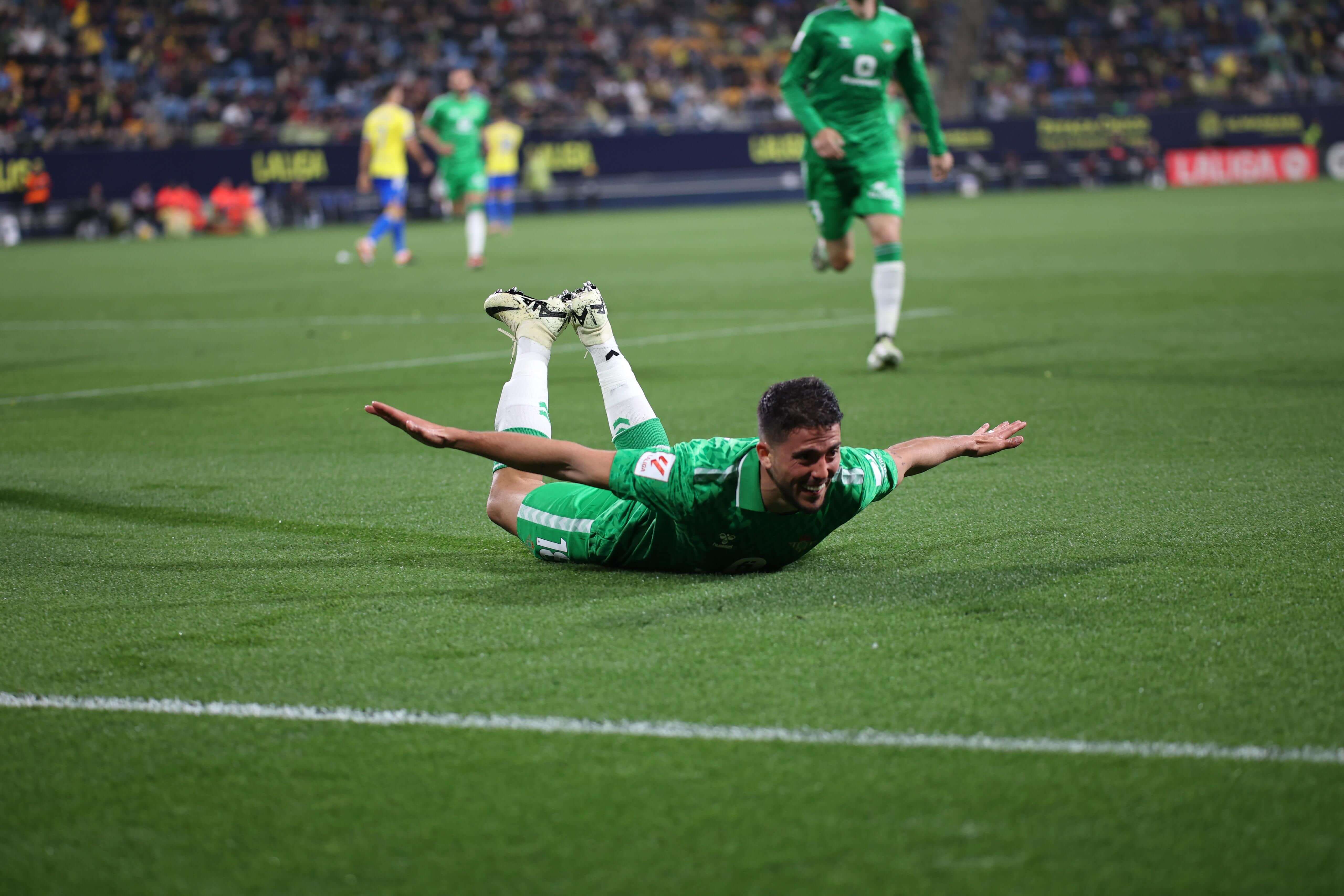  Celebración del gol de Fornals.