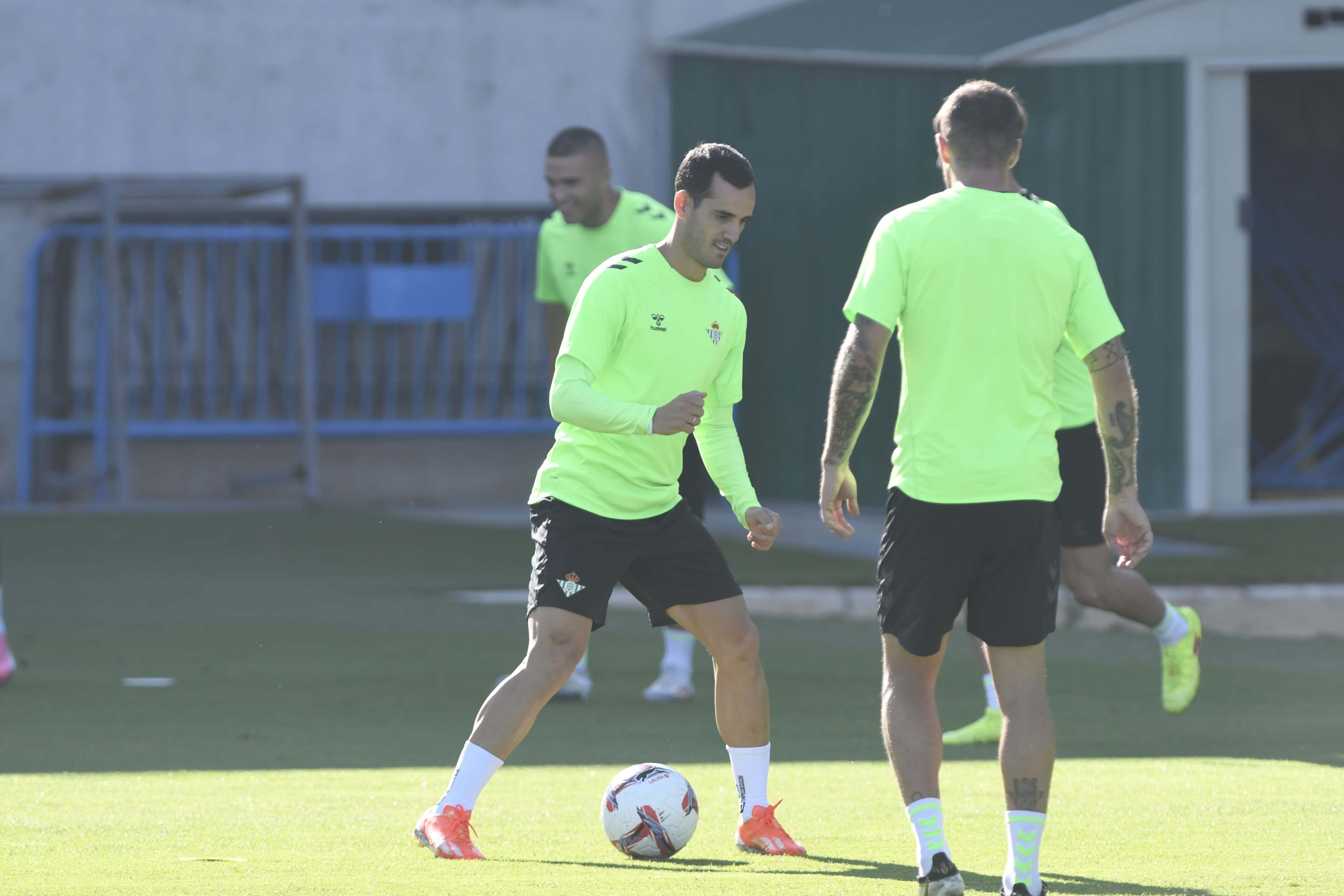  Juanmi Jiménez, en el entrenamiento del Betis
