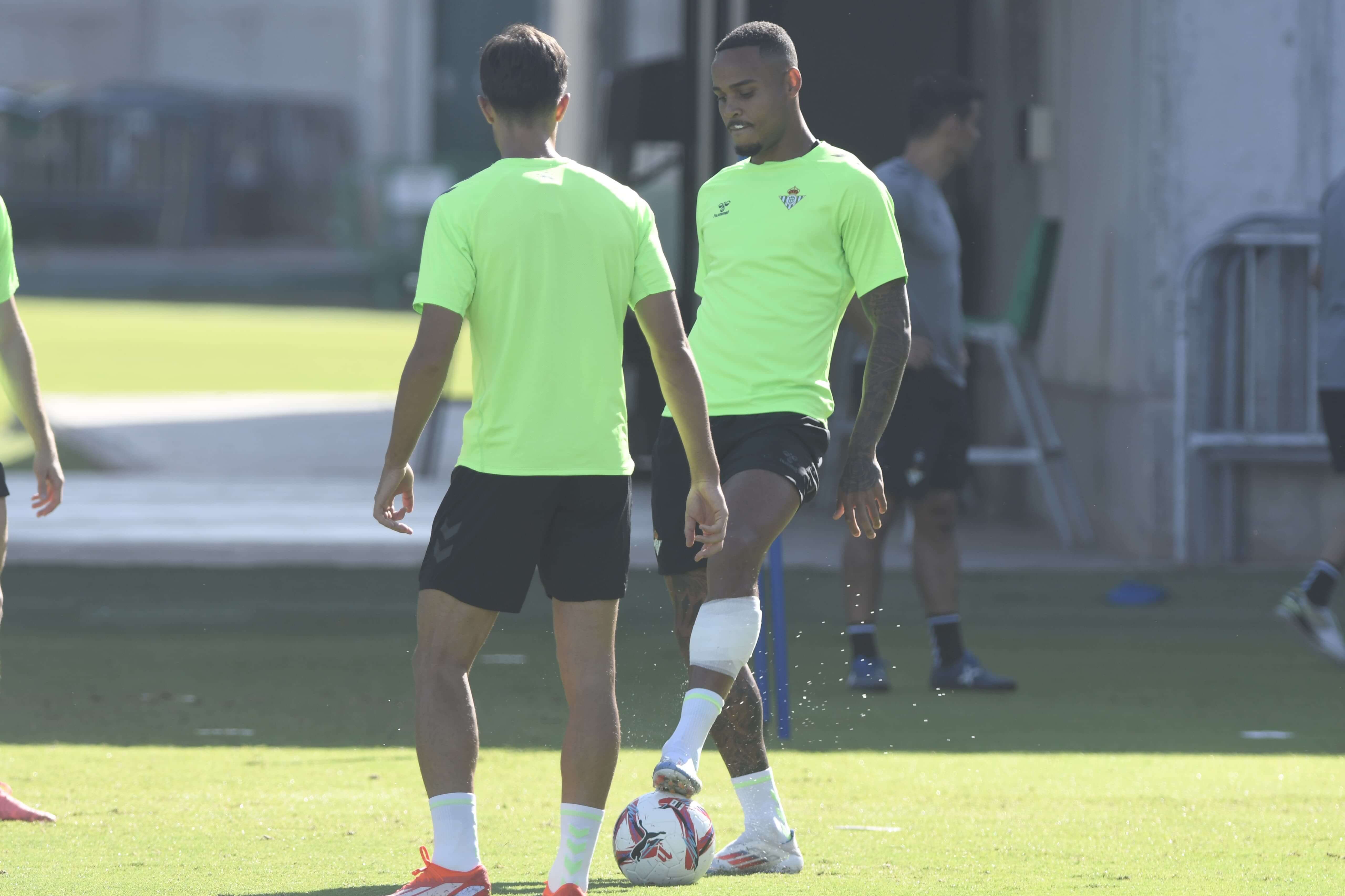  Natan,  con un vendaje en el gemelo izquierdo