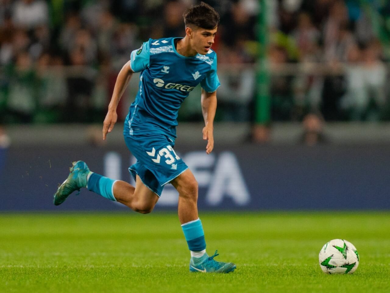  Dani Pérez, contra el Legia Varsovia