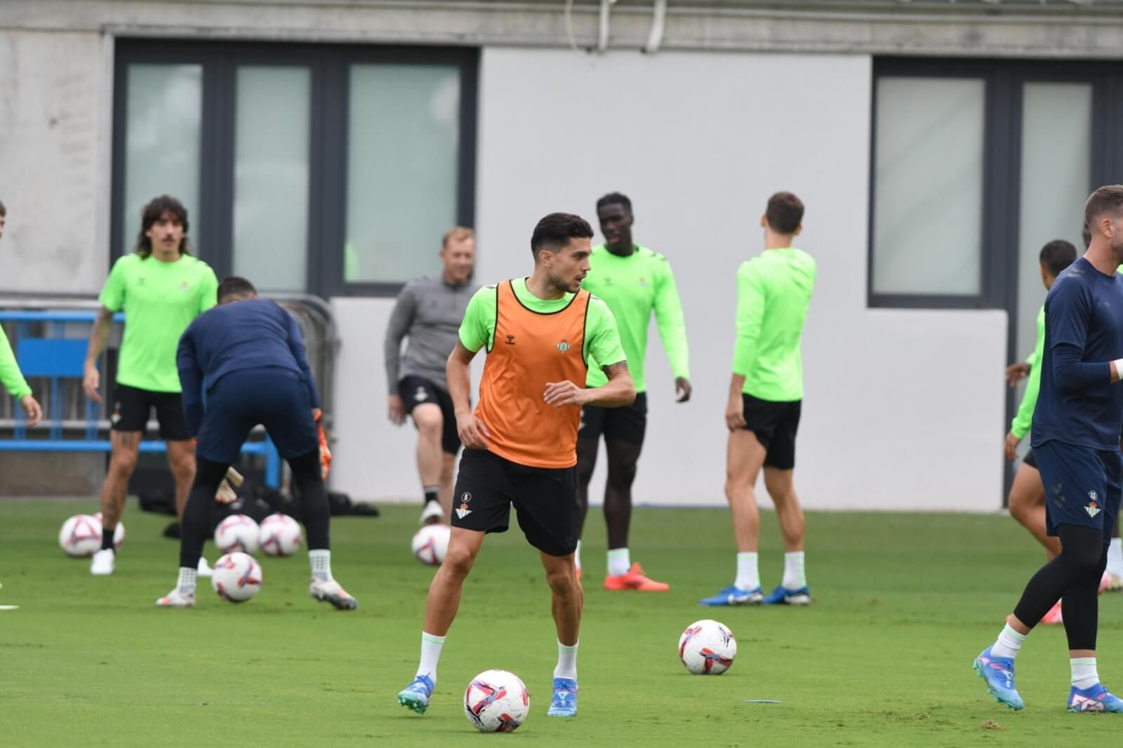 Marc Bartra, en un entrenamiento