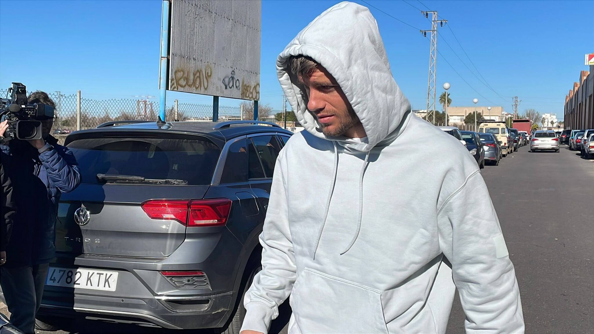 Lo Celso acude a una clínica para hacerse pruebas