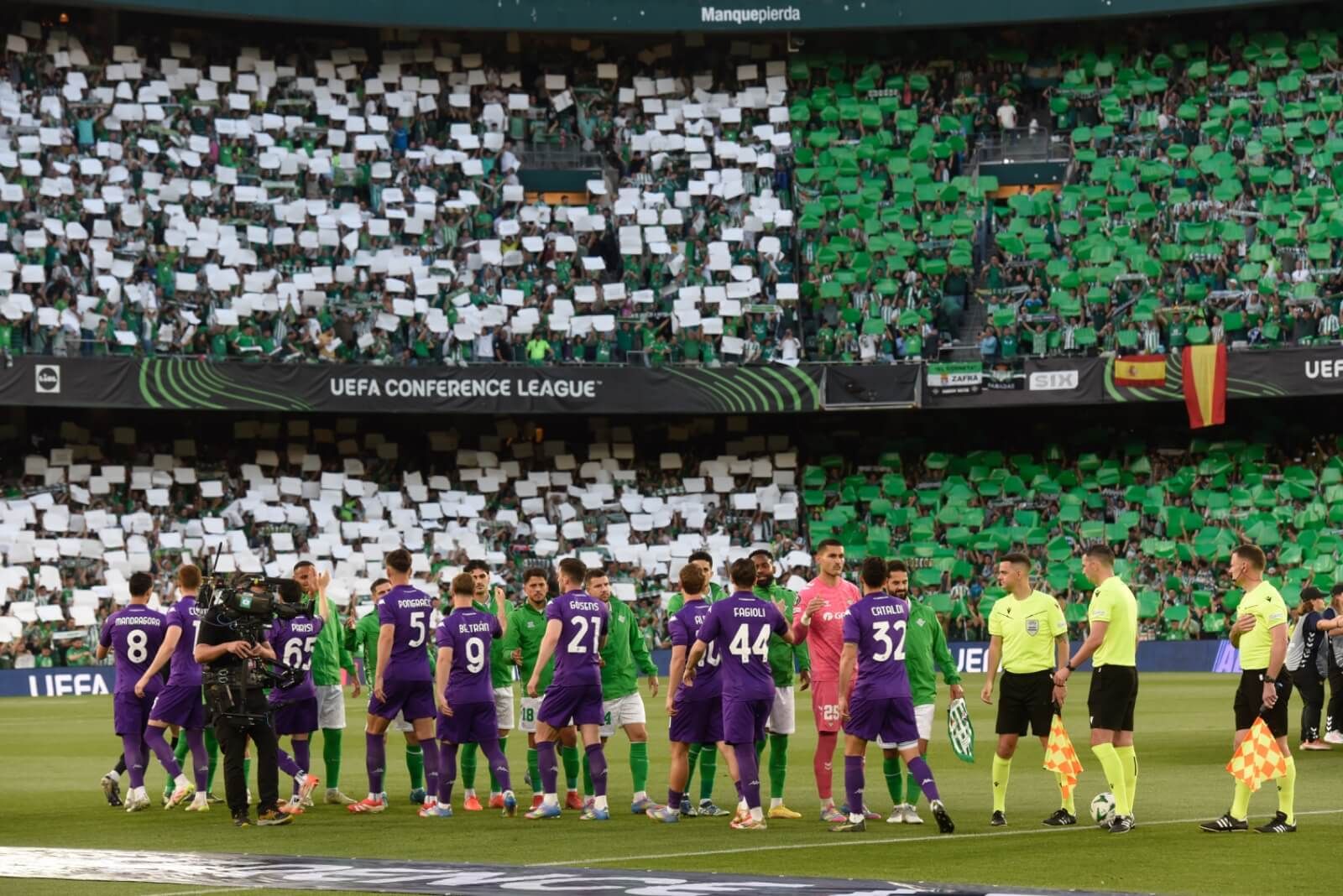 La alineación del Betis contra la Fiorentina