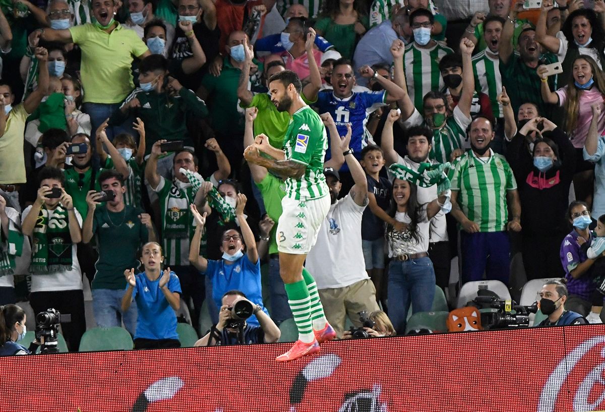  Willian José celebra un gol con el Betis.