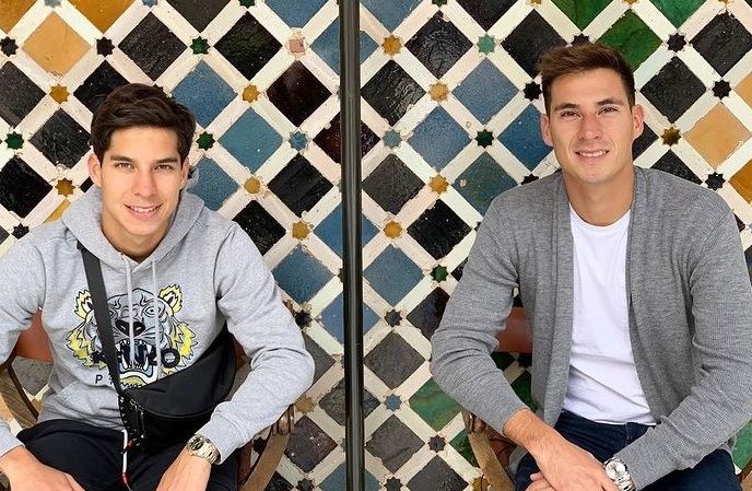  Diego Lainez con su hermano Mauro.