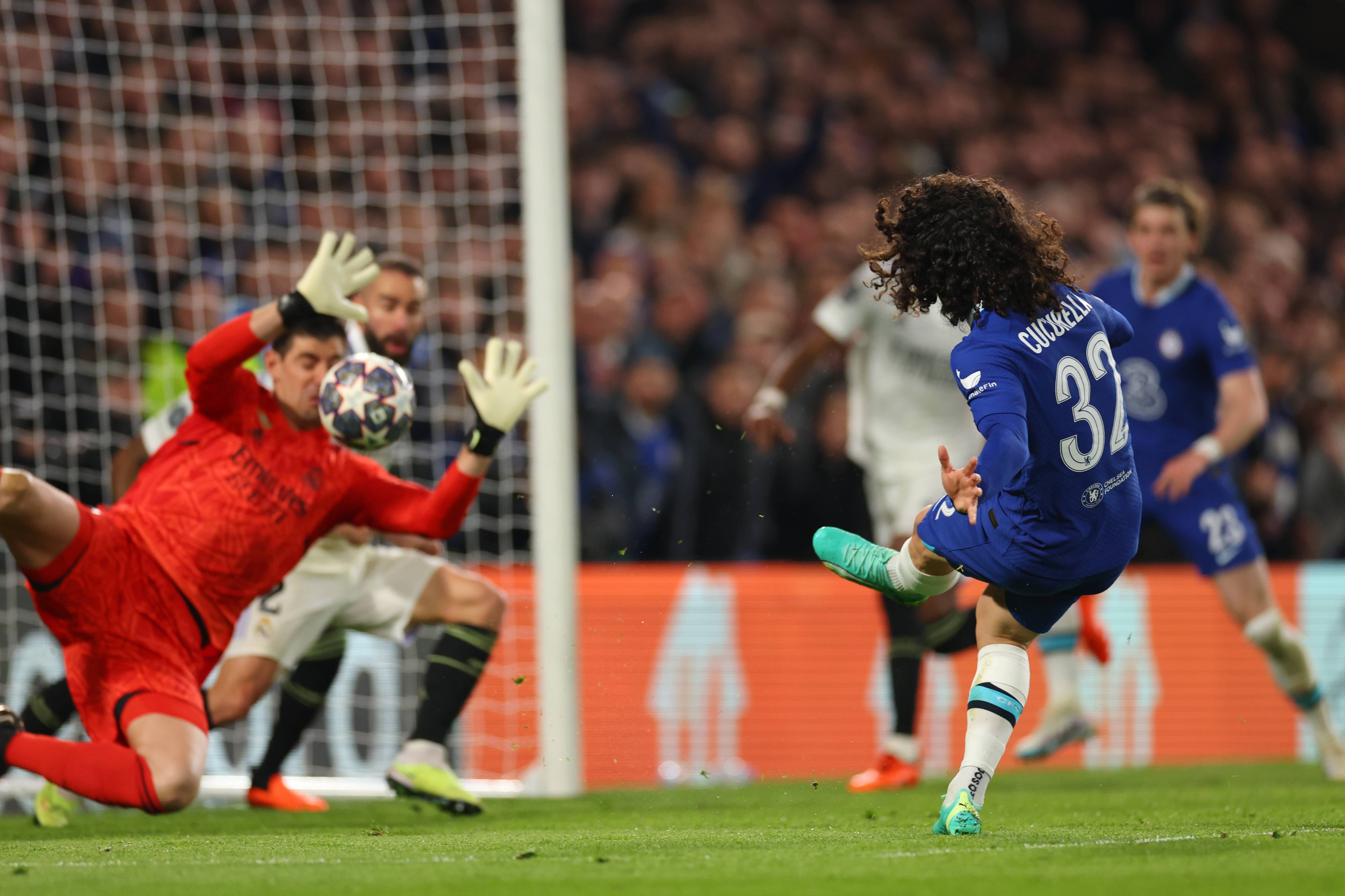  Courtois en una de las paradas más relevantes de la noche ante el Chelsea