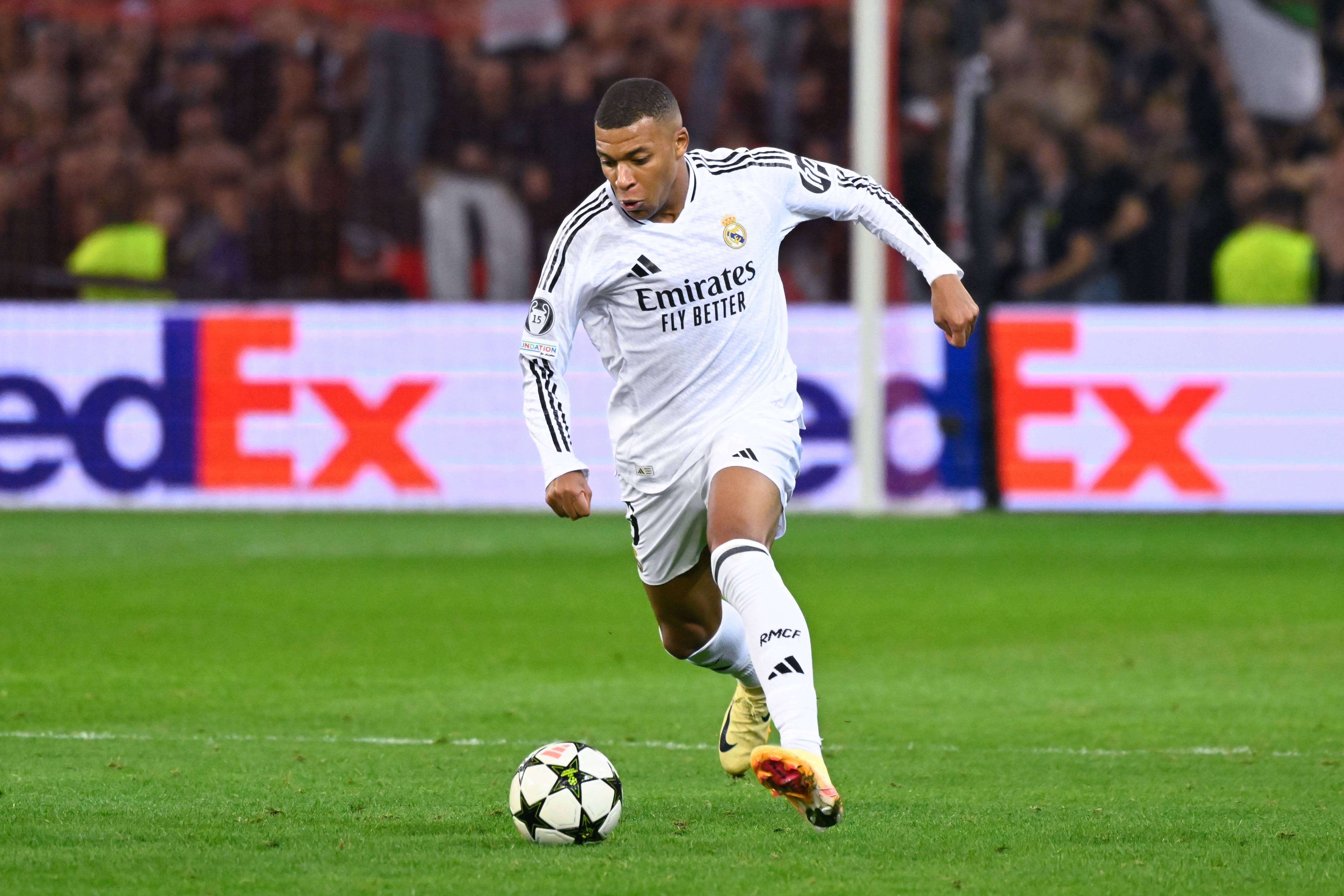  Kylian Mbappé en el partido ante el Lille (Cordon Press)