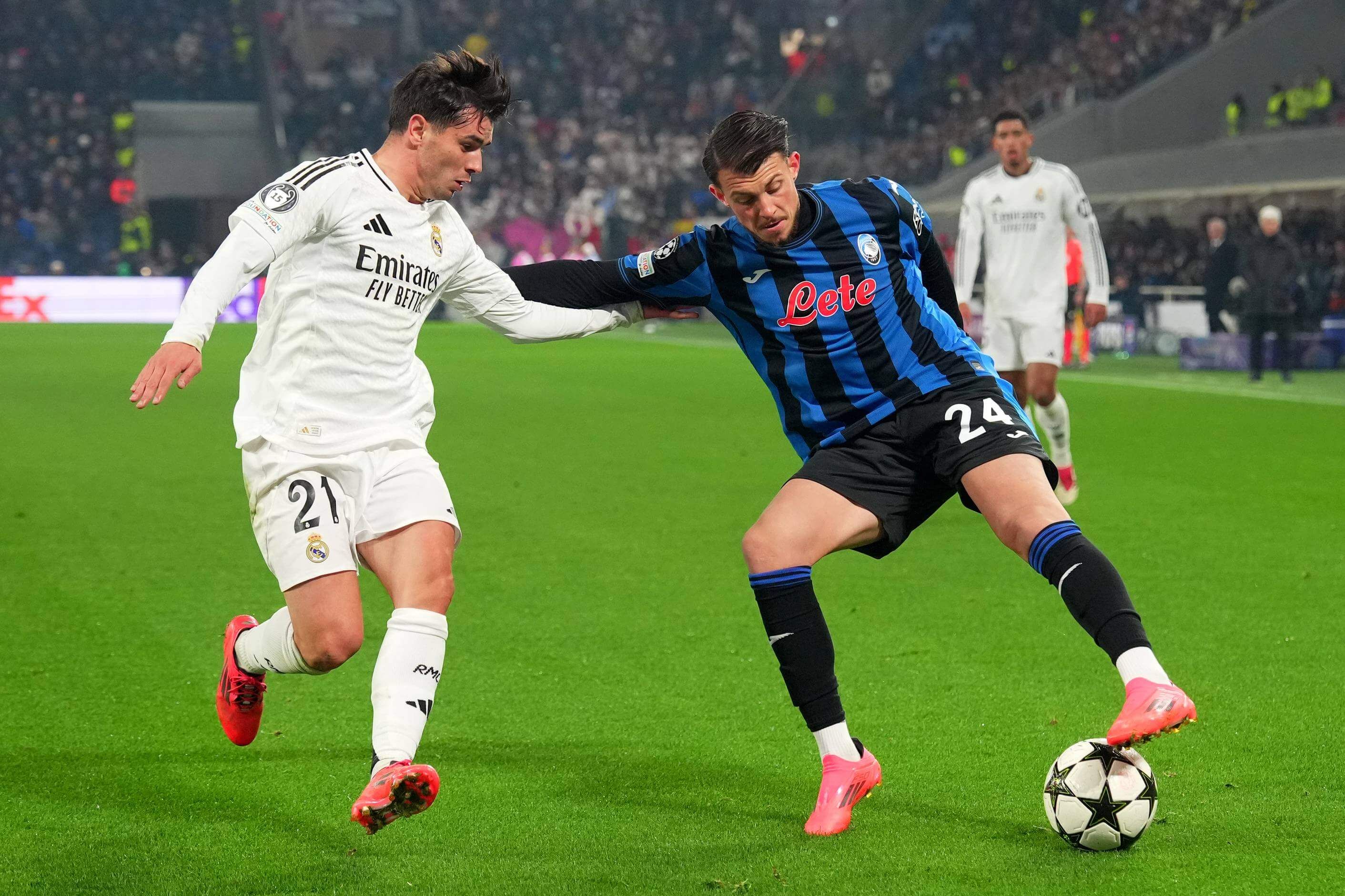  Brahim Díaz ante el Atalanta (Cordon Press)