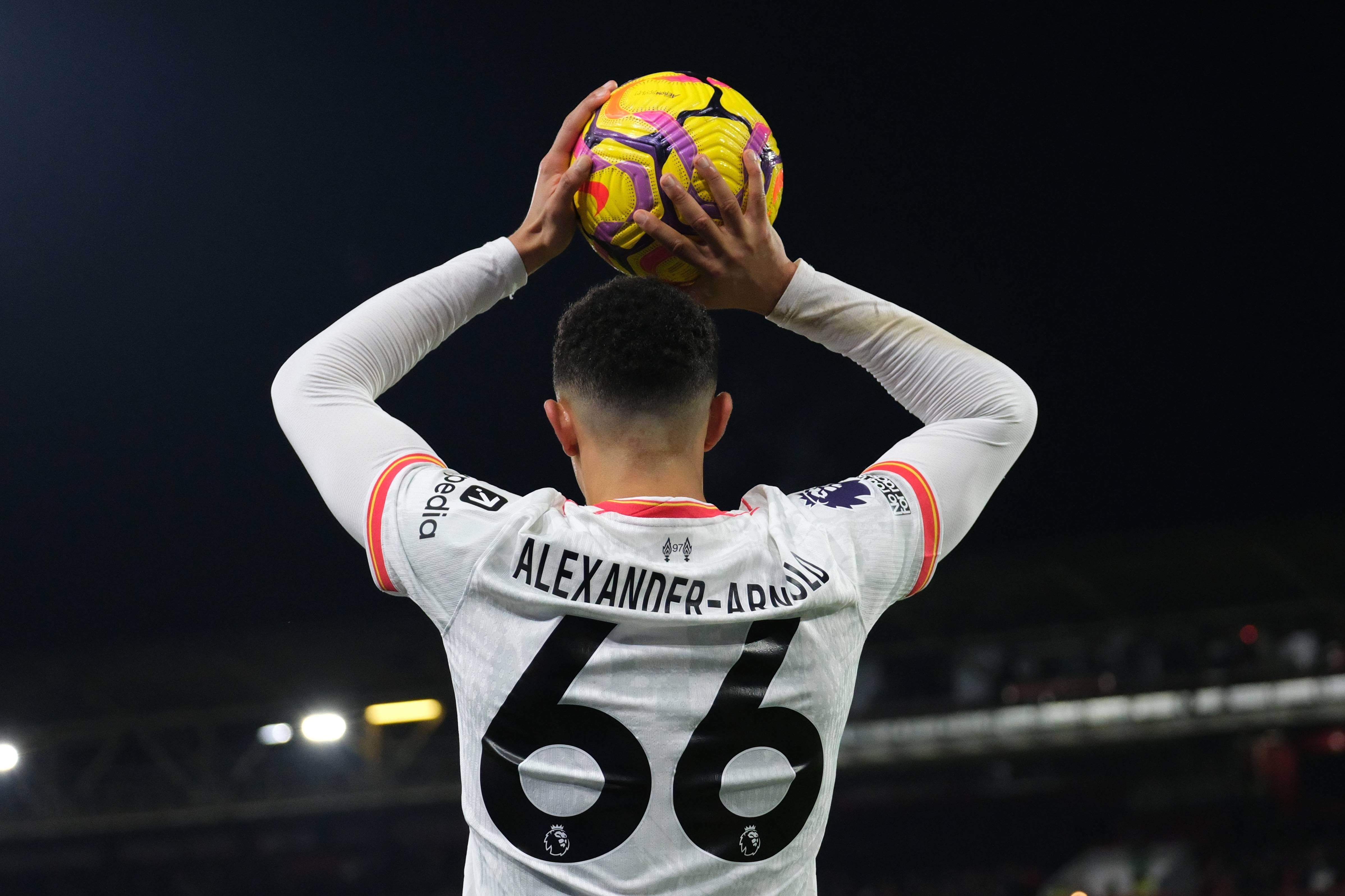  Alexander-Arnold en un partido con el Liverpool (Cordon Press)