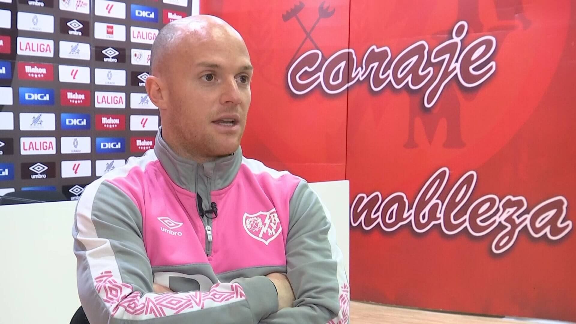  Isi Palazón atiende a ElDesmarque